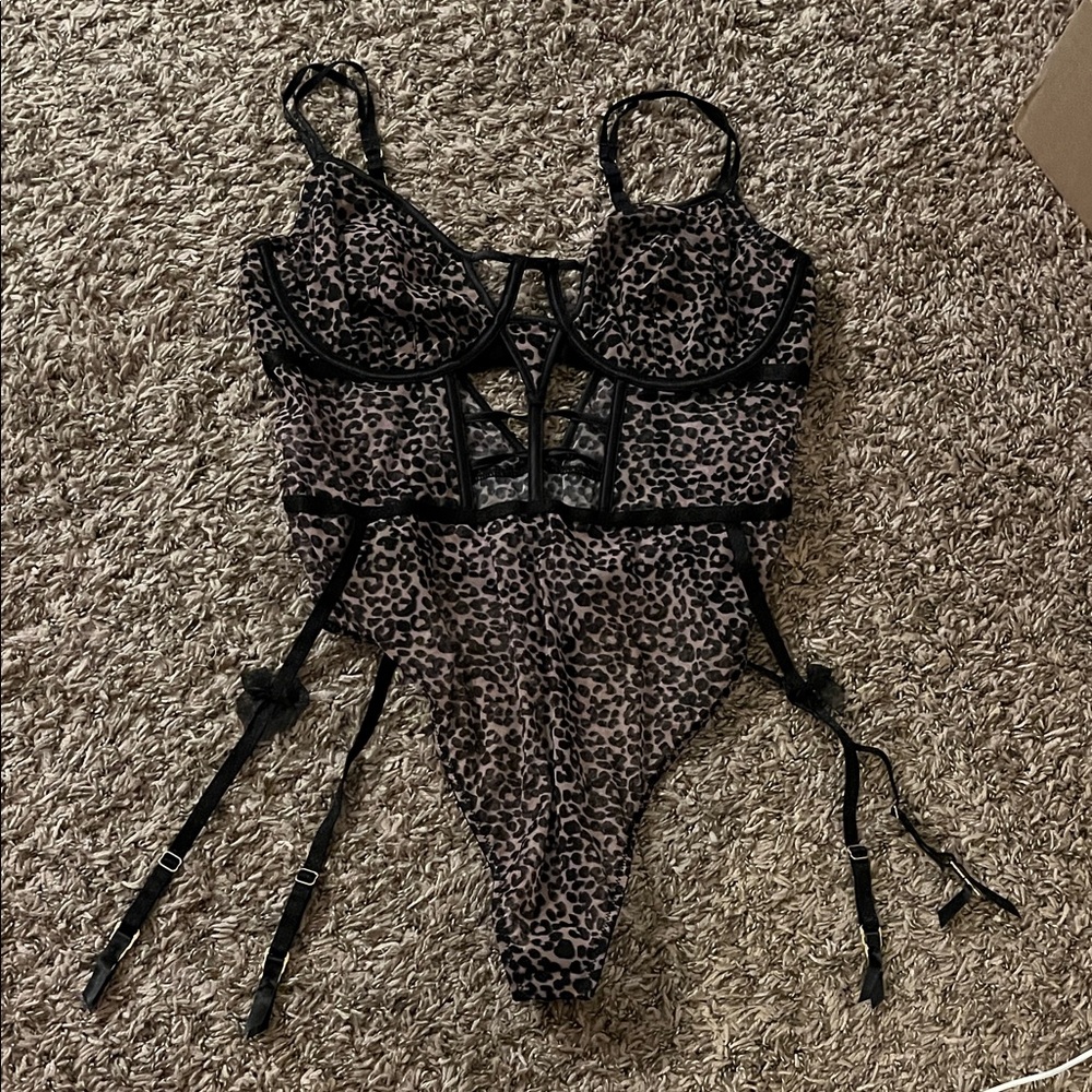 Amazon Black and Brown Leopard Print Bra Set